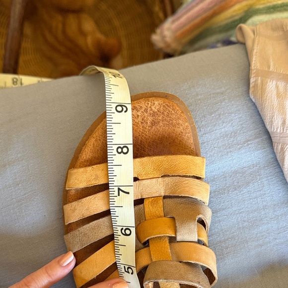 Strappy leather sandals - Picture 7 of 9